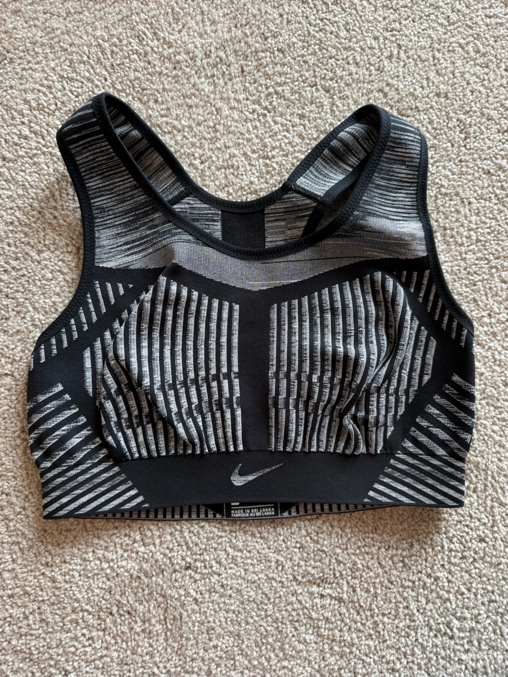 Nike Black & Gray Patterned Seamless Sports Bra